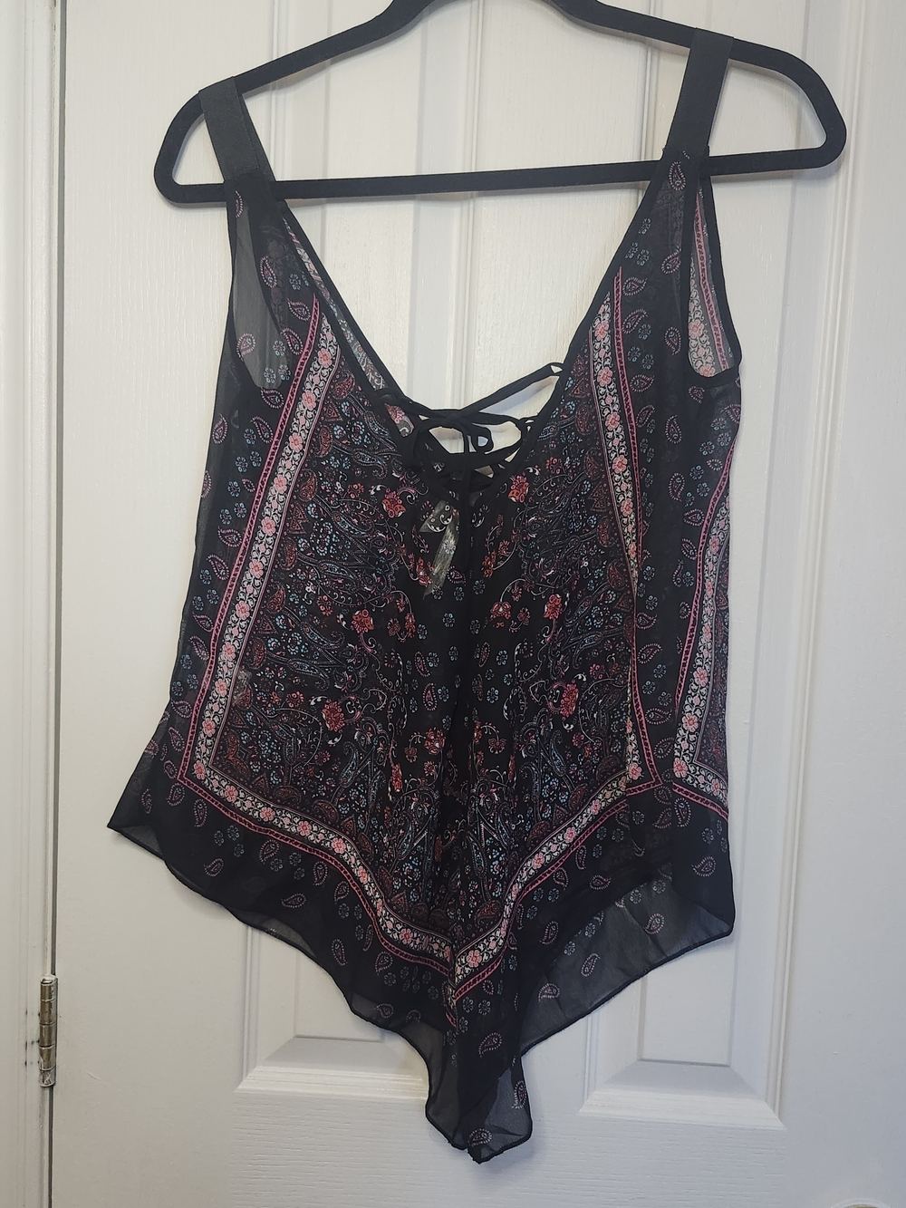 Women's Black Paisley Handkerchief Hem Tank Top Size Small - Picture 4 of 6
